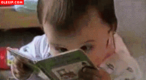 GIF: Niño leyendo un cuento