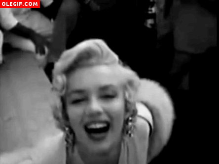 GIF: Marilyn Monroe riendo