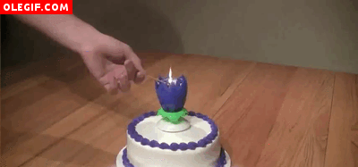 GIF: Bonita vela de cumpleaños