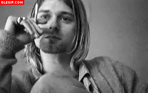 GIF: Kurt Cobain fumando