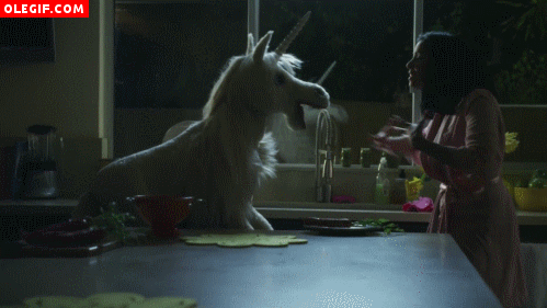GIF: Un unicornio en mi cocina