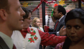 GIF: Una divertida fiesta de Navidad en la oficina