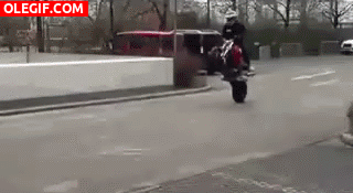 GIF: Me caí de la moto