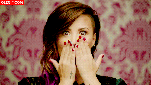 GIF: Una divertida Demi Lovato