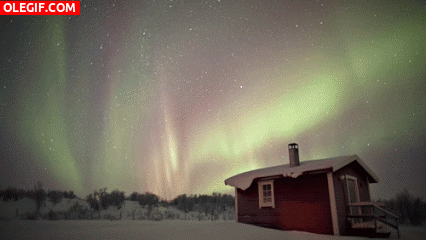 GIF: Aurora boreal en movimiento