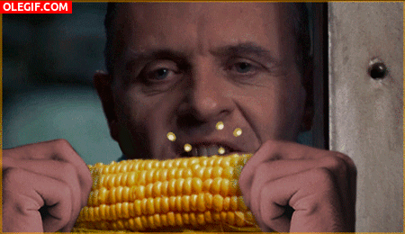 GIF: Hannibal Lecter comiendo maíz