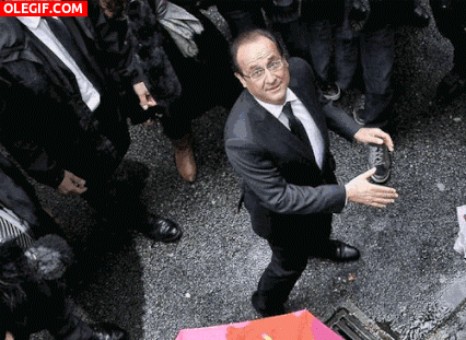 GIF: Cagada sobre François Hollande
