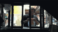 GIF: El ladrón de hamburguesas