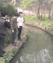 GIF: No conseguí saltar el río