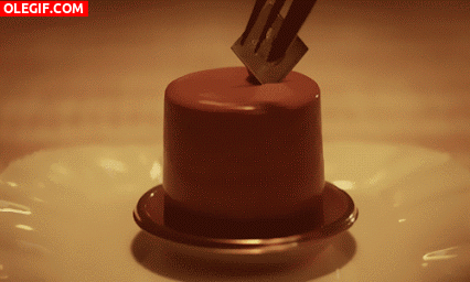 GIF: Un delicioso pastel de chocolate