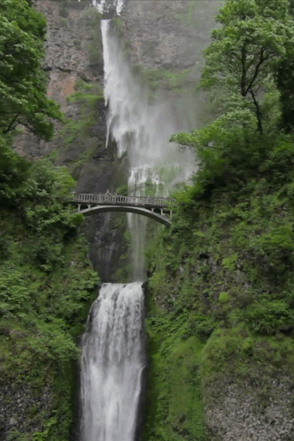 GIF: La hermosa cascada Multnomah (Oregón)