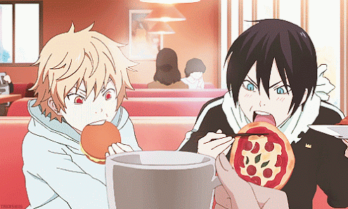 GIF: Yukine y Yato comiendo sin parar