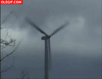GIF: Rama destruyendo un molino eólico