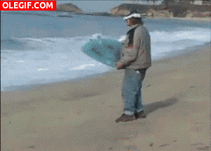GIF: Vaya manera de practicar surf