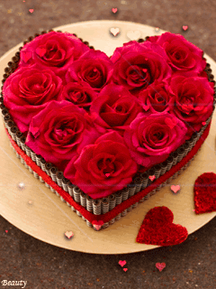GIF: Una tarta de rosas para San Valentín
