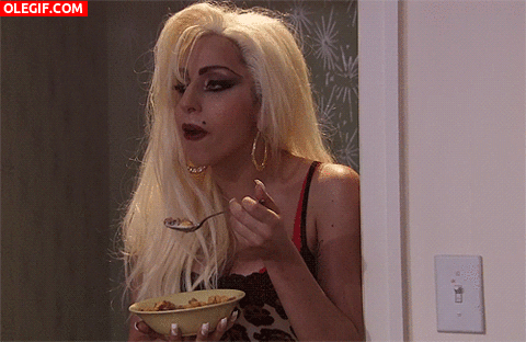 GIF: Lady Gaga desayunando