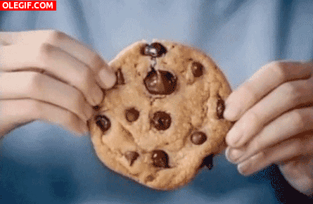 GIF: Partiendo una cookie recién horneada