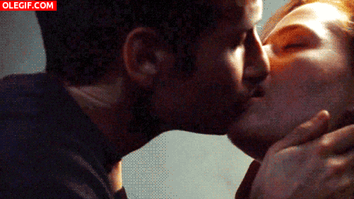 GIF: Beso entre Mulder yScully