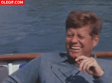 GIF: John F. Kennedy disfrutando en el barco