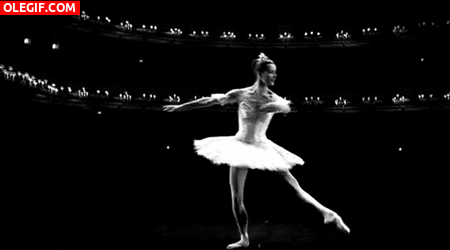 GIF: Gran bailarina en el escenario
