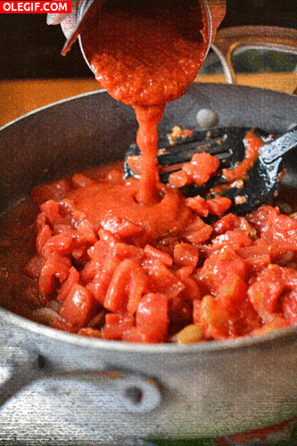 GIF: Preparando salsa de tomate