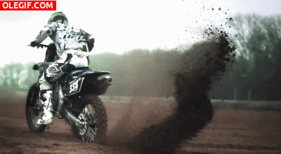 GIF: Motocross en el barro