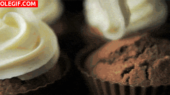 GIF: Decorando unos cupcakes