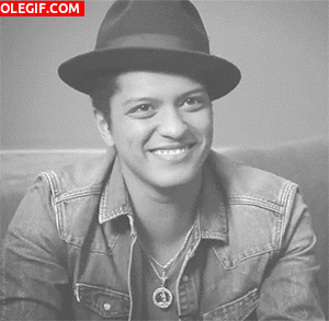 GIF: La sonrisa de Bruno Mars