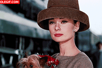 GIF: La elegancia de Audrey Hepburn