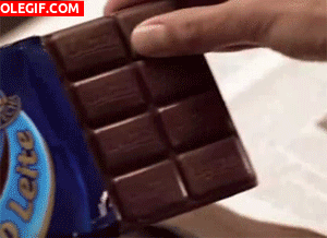 GIF: Cortando una onza de chocolate