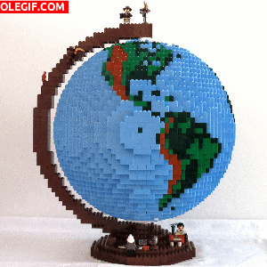 GIF: Bola del mundo de Lego