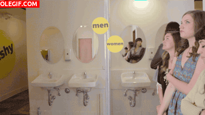 GIF: Baños de hombres vs. Baños de mujeres