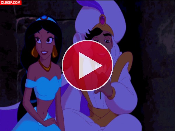 Aladdín y Jasmine en su romántico viaje sobre la alfombra mágica